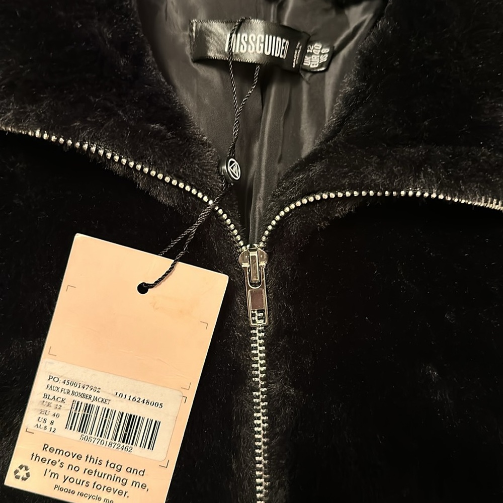 🖤Faux fur bomber jacket. Never worn!! 🩶 - Picture 2 of 3